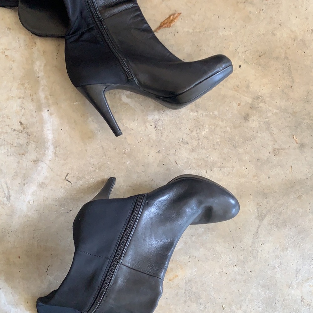 Boots - Picture 3 of 3
